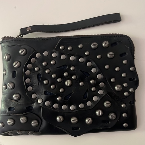 Italian leather Patricia Nash wristlet from Italy - Picture 6 of 6